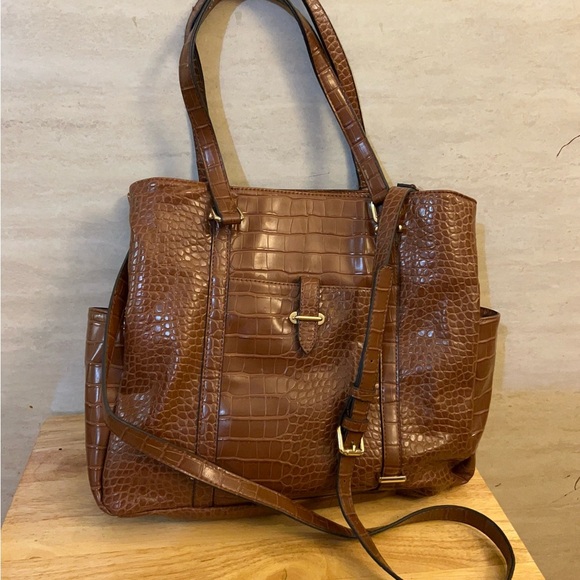 Kelly & Katie Chic Brown Faux Leather Crocodile-Embossed Texture Shoulder Bag - Picture 1 of 16